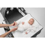 Lionelo - Patut pliant cu doua nivele Sven Plus, 120x60 cm, arcada jucarii, masuta de infasat, vibratii, melodii, conform cu standardele europeane de securitate EN716 si EN12221, Grey BYNLO-SVEN_PLUS_GREY_CONCRETE