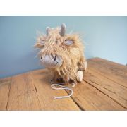 Little Bird Told Me - Hubert Highland Cow Pull Along Toy Cu Roti Detasabile, Pentru Copii Pjblb3102