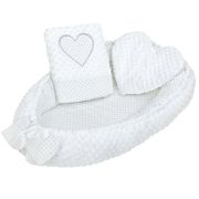Set 3 piese Luxury, Baby Nest cu doua fete, Cu paturica si pernuta in forma de inima, New Baby, Minky Heart White BYN37140