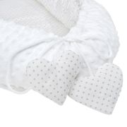 Set 3 piese Luxury, Baby Nest cu doua fete, Cu paturica si pernuta in forma de inima, New Baby, Minky Heart White BYN37140