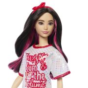 PAPUSA BARBIE FASHIONISTA BRUNETA CU ROCHITA SPORT VIVMTFBR37_HRH12
