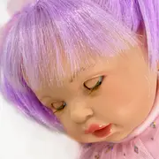 Papusa Nines D'Onil, Alex Star, cu parul mov, ambalata in cutie, cu miros de vanilie, 40 cm
