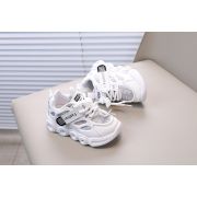 Adidasi albi cu gri si ivoire cu luminite (marime disponibila: marimea 23) adg-58-3-c.marimea 23
