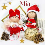Papusa Nines D'Onil, Mia Craciun, cu parul saten, cu miros de vanilie, 30 cm