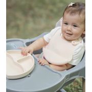 Set diversificare 4 piese din silicon BabyJem: bavetica, farfurie, lingurita si pahar (Culoare: Latte) JEMbj_7286