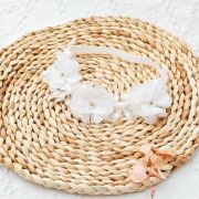 Bentita eleganta pentru bebeluse cu floricele si danteluta MBMB5026-be1