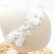 Bentita eleganta pentru bebeluse cu floricele si danteluta MBMB5026-be1
