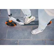 Trotineta, Lionelo, Luca, Pentru copii sau adulti, Ultrapliabila, Pana la 100 Kg, Conform cu standardul european de securitate EN14619, Roz BYNLO-LUCA_BLACK_CARBON_PINK