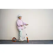 Trotineta, Lionelo, Luca, Pentru copii sau adulti, Ultrapliabila, Pana la 100 Kg, Conform cu standardul european de securitate EN14619, Roz BYNLO-LUCA_BLACK_CARBON_PINK