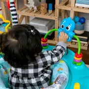 Baby einstein - centru de activitati cu jucarie electronica curiosity cove bbb13094