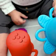 Baby einstein - set de pahare senzoriale pentru stivuire si scurgere, "ocean explorers opuss" bbb13145