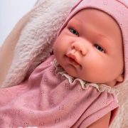 Bebelus maria cu costumas roz si paturica bej 43cm as0367010