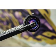 Trotineta, Lionelo, Whizz, Pentru Acrobatii, Rulmenti ABEC-9, Sistemul de compresie IHC 9, 20 - 100 kg, Conform cu standardul european de securitate EN14619, Multicolor BYNLO-WHIZZ_NEO_BLACK_CARBON_MULTICOLOR