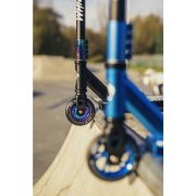 Trotineta, Lionelo, Whizz, Pentru Acrobatii, Rulmenti ABEC-9, Sistemul de compresie IHC 9, 20 - 100 kg, Conform cu standardul european de securitate EN14619, Multicolor BYNLO-WHIZZ_NEO_BLACK_CARBON_MULTICOLOR