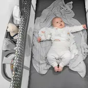 Muselina, Lionelo, Multifunctionala, Din bambus, Ideala pentru infasat, Cu proprietati antibacteriene, antifungice si antialergice, Lavabila la masina de spalat, 120x120 cm, Bej BYNLO-BAMBOO_SWADDLE_BEIGE_SAND