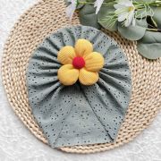 Caciulita tip turban cu model ajurat si floare aplicata mdj0034-cd
