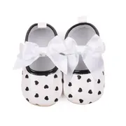 Pantofiori eleganti albi cu inimioare negre csbh3103-4-va7
