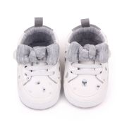 Pantofiori sport bebelusi albi cu imprimeu gri si fundita csbh2322-2-va7