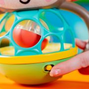 Bright starts - jucarie multi-senzoriala, "grab & giggle monkey" bbb16779
