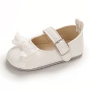 Pantofiori albi din piele ecologica lacuita, cu fundita din satin che105-4-va15