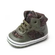 Ghetute verzi cu insertii maro pentru bebelusi csbh2323-1-va18