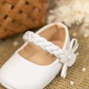 Pantofiori albi cu bareta impletita pentru bebelusi cs2622-1-va18