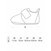 Mocasini pentru copii cu talpă antiderapantă &ndash; model cu inimioare colorate obg-0004c