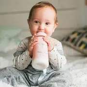 Biberon 360 ml ml cu tetină rotundă din silicon, debit dens, pisică roz Hygge Suavinex JEM8426420069304