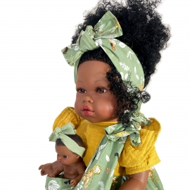 Papusa Nines D'Onil, Maria Afro, cu bebelus, cu miros de vanilie, 45 cm