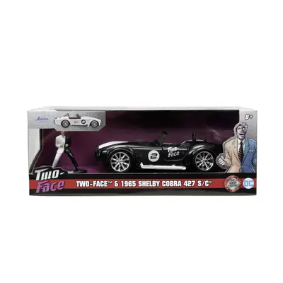 JADA BATMAN SET FIGURINA TWO FACE SI MASINUTA METALICA SHELBY COBRA 427 SCARA 1:32 VIV253253012