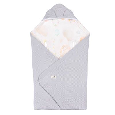 Paturica de infasat, Lionelo, Pentru scoica auto, carucior si landou, Cu multiple utilizari, Cu inchidere arici velcro, Dimensiune 90x90 cm, Din bumbac, TOG 2.5, 12-18 luni, Albastru BYNLO-TRAVEL_SWADDLE_BLANKET_GREY_BALLOON
