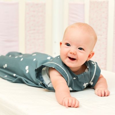 Sac de dormit Swaddle First Sleep Cloudy Dreams, faza 2, pentru bebelusi 3-6 luni, tog 0.5, 74 cm, 0.5 tog KDEFS2CD00