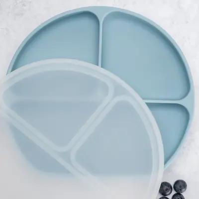 Farfurie compartimentata din silicon cu ventuza si capac, AppeKids - Aqua Blue KRTAK275732