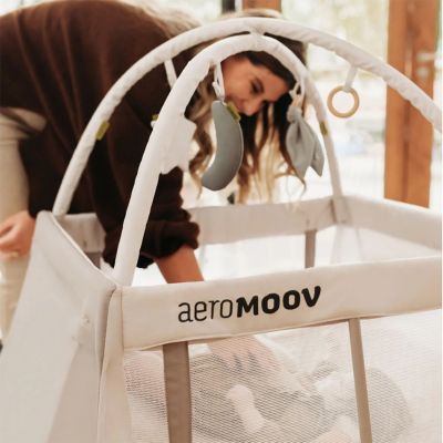Aeromoov, Arcada de jucarii, pentru patut pliant de calatori, White Sand TNAATC-PLAY-WS