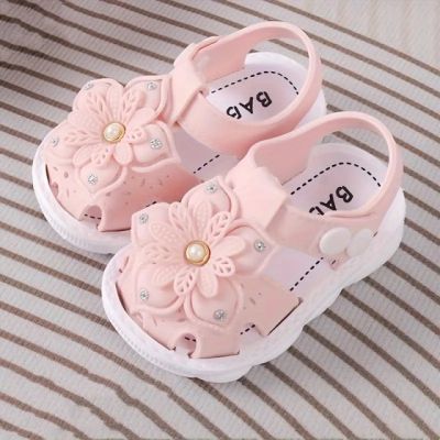 Sandalute roz cu floare aplicata pentru fetite mbtui09