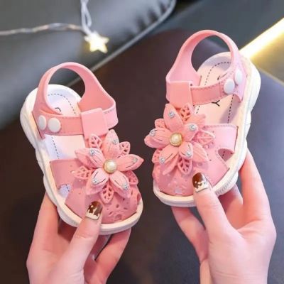 Sandalute roz inchis cu floricica cu strasuri pentru fetite mbtui10