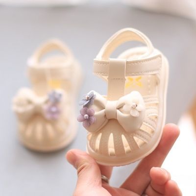 Sandale ivoire pentru fetite, cu fundita 3d si floricele aplicate mb2025su29-1-de7