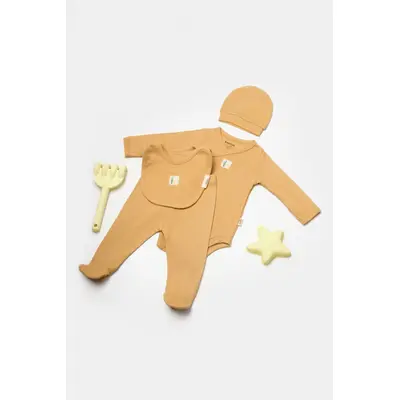 Set 4 piese:body, pantaloni, baveta si caciulita Bamboo, maro, BabyCosy, 50% bumbac+50%bambus (Marime: 6-9 luni) JEMBC-CSYB9009-6