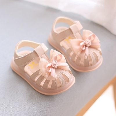 Sandale roz pudra pentru fetite, cu fundita din tulle si trandafiras aplicate md2025su32-1-s1