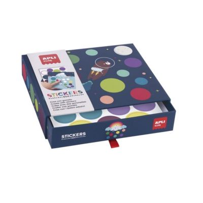 Set cu autocolante Apli Kids - Zbor pe luna, 8 foi de completat, 7 foi cu autocolante reutilizabile, 19x17x4cm