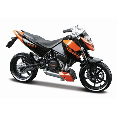 MAISTO MOTOCICLETA METALICA CU STAND EDITIE SPECIALA KTM 690 DUKE SCARA 1 LA 18 VIVMST39349_KTM690Duke