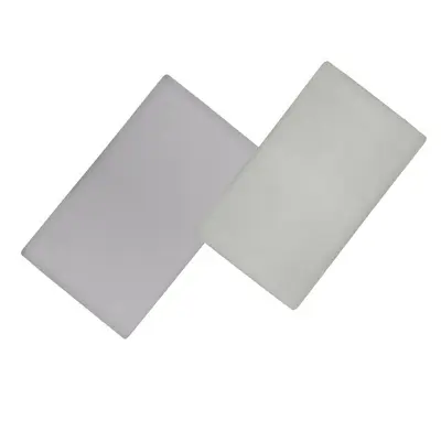 Set cearceafuri cu elastic, Lionelo, Pentru patuturi 120 x 60 cm, Pentru saltele de max. 10 cm inaltime, Din bambus, Usor de spalat, 30 grade, Fara calcare, Ecologic, Alb/Gri BYNLO-BAMBOO_SHEET_OFF_WHITE_GREY_118x60