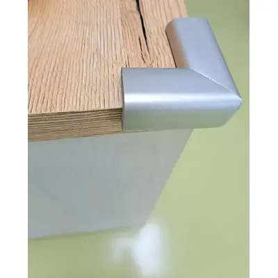 Protectie colturi mobila, latura inertioara 3cm, argintiu