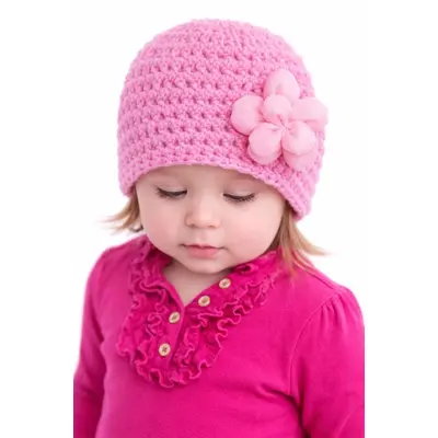 Caciulita roz crosetata cu floricica aplicata md23071-1