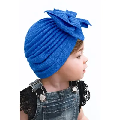 Caciulita albastra tip turban cu model din tesatura si funda aplicata amx-22032-2