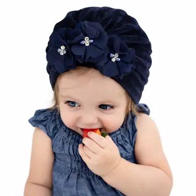 Caciulita bleumarin tip turban din catifea cu flori aplicate mdx-19068-1-sa1