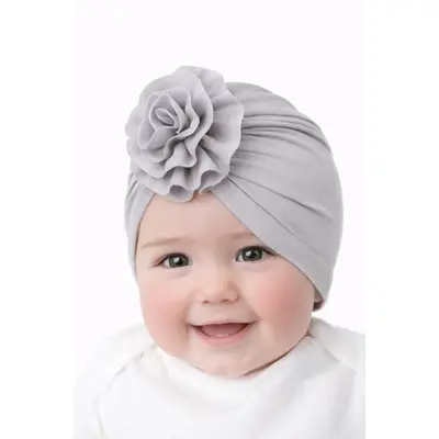 Caciulita gri tip turban cu floare aplicata in fata mbmz070-2-ct11