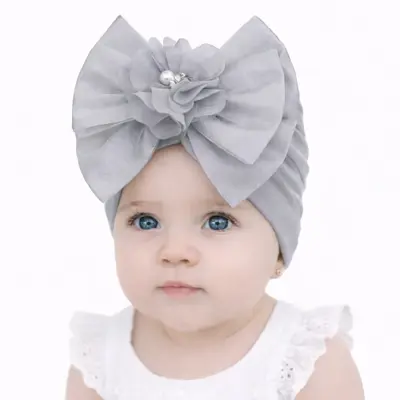 Caciulita gri tip turban cu funda din satin aplicata in fata mdmz048-4-ct5