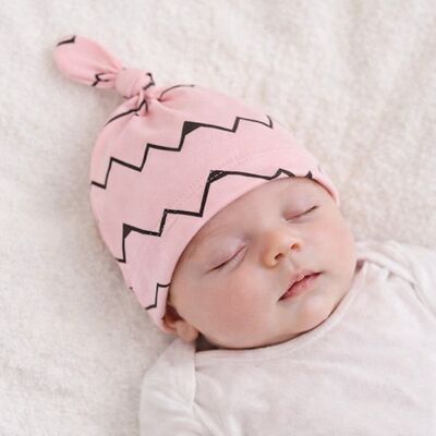 Caciulita roz cu imprimeu tip fes piticot pentru bebelusi addta253-3-c1