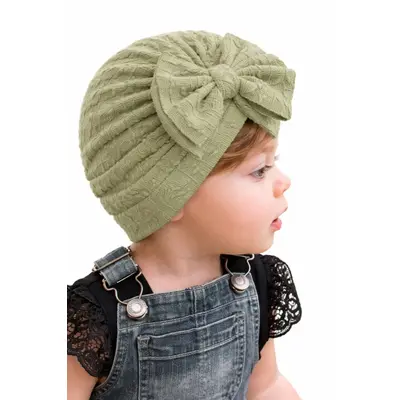Caciulita verde tip turban cu model din tesatura si funda aplicata amx-22032-1